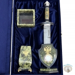 Набор подарочный настольный - часы с кинжалом, пепельницей и пеналом "Гудвин-3"