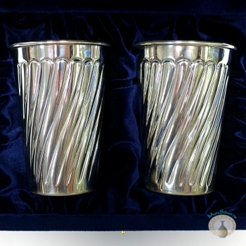 Набор серебряных стаканов "Волна-3" (2 шт) (объем 1 стакана 250 мл)