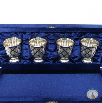 Набор серебряных стопок для водки или коньяка "Алмазная грань" (4 шт) (объем 1 стопки 45 мл)