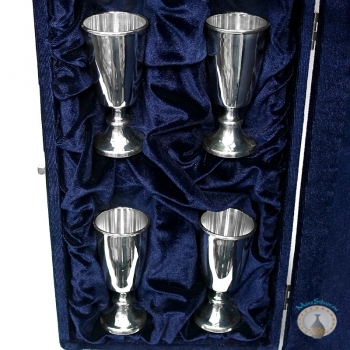 Набор серебряных рюмок для водки или коньяка 925 пробы "Белоснежка-2" (4 шт)
