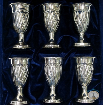 Набор серебряных рюмок для водки или коньяка "Мираж" (6 шт) (объем 1 рюмки 65 мл)