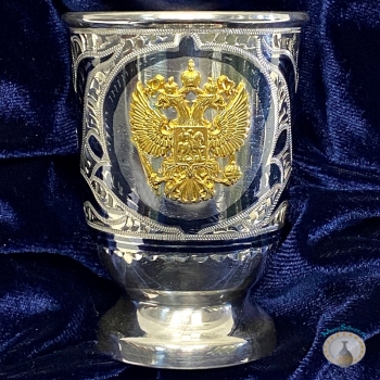 Серебряная стопка для водки или коньяка с позолоченным гербом России "Ветеран" (объем 80 мл)