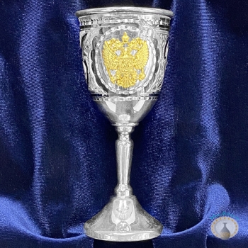 Серебряная рюмка для водки или коньяка с позолоченным гербом России "Держава-5"   (объем 50 мл)