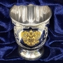 Серебряная стопка для водки или коньяка с позолоченным гербом России "Ветеран" (объем 80 мл) - фото 1